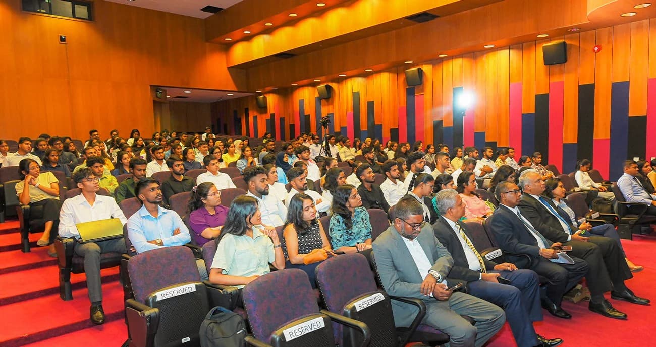 Networking at Sri Lanka FinTech Summit 2025